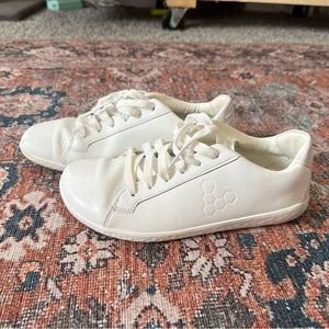 Vivo Barefoot court leather 37